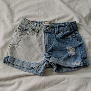 Girls size 5 levi shorts